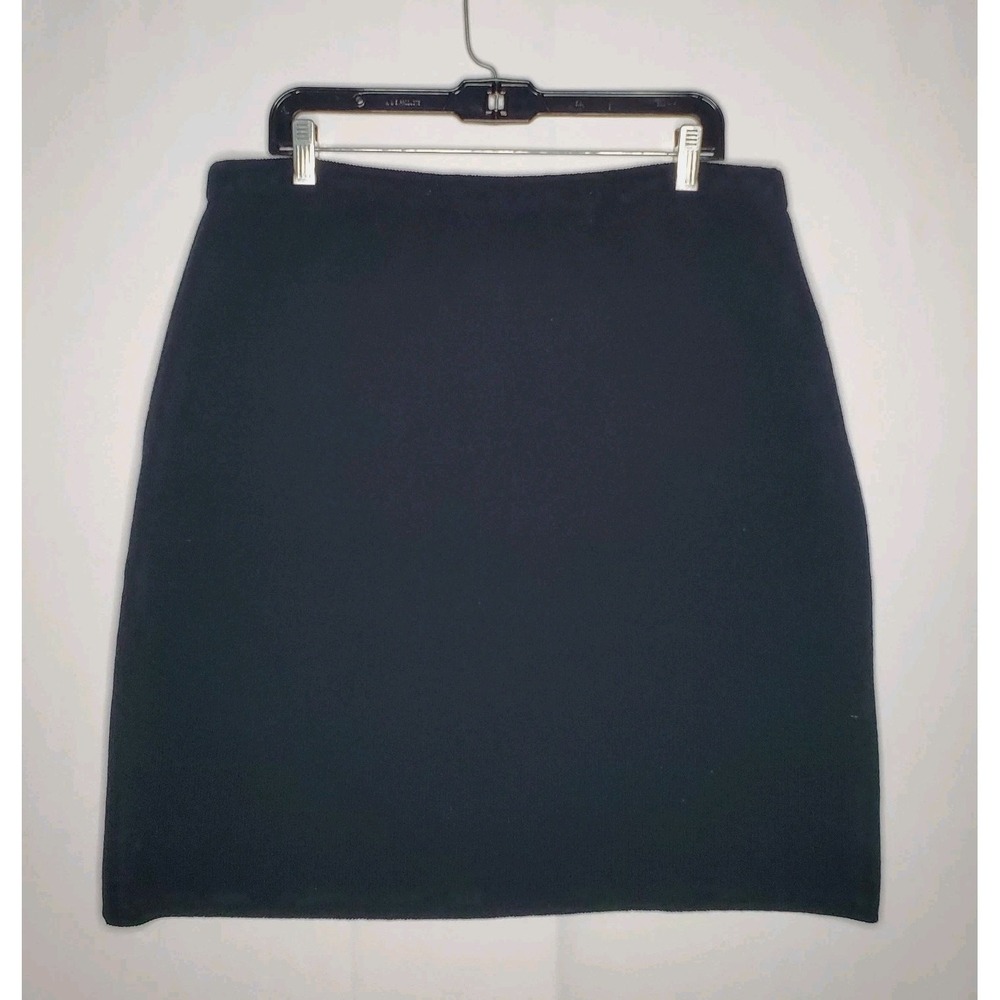 Castleberry Skirt Women LP Black Old Money Santana Knit Classic Mini Pull-On